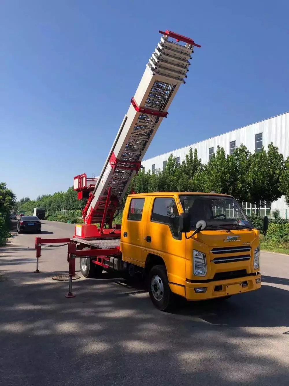 合肥附近的云梯车出租服务：轻松解决高空作业需求