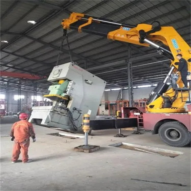 合肥80吨折臂吊车出租附近电话